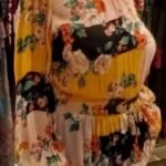 Bata em Crepe Estampado Decote Redondo Lastex e Mangas Longas Amarela