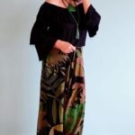 Calça Saruel em Viscose Estampa Folhagens Preto e Verde