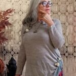 Blusa em Malha de Lã com Mangas Longas Customizada Cinza