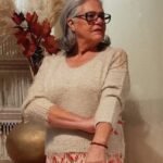 Blusa em Malha de Lã Peluda e Renda com Mangas Longas Decote Careca Off M