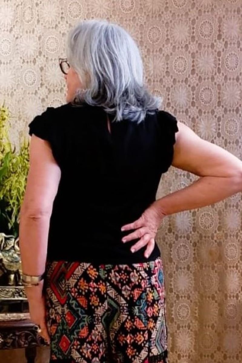 bata preta cavada com babadinhos e bordado1