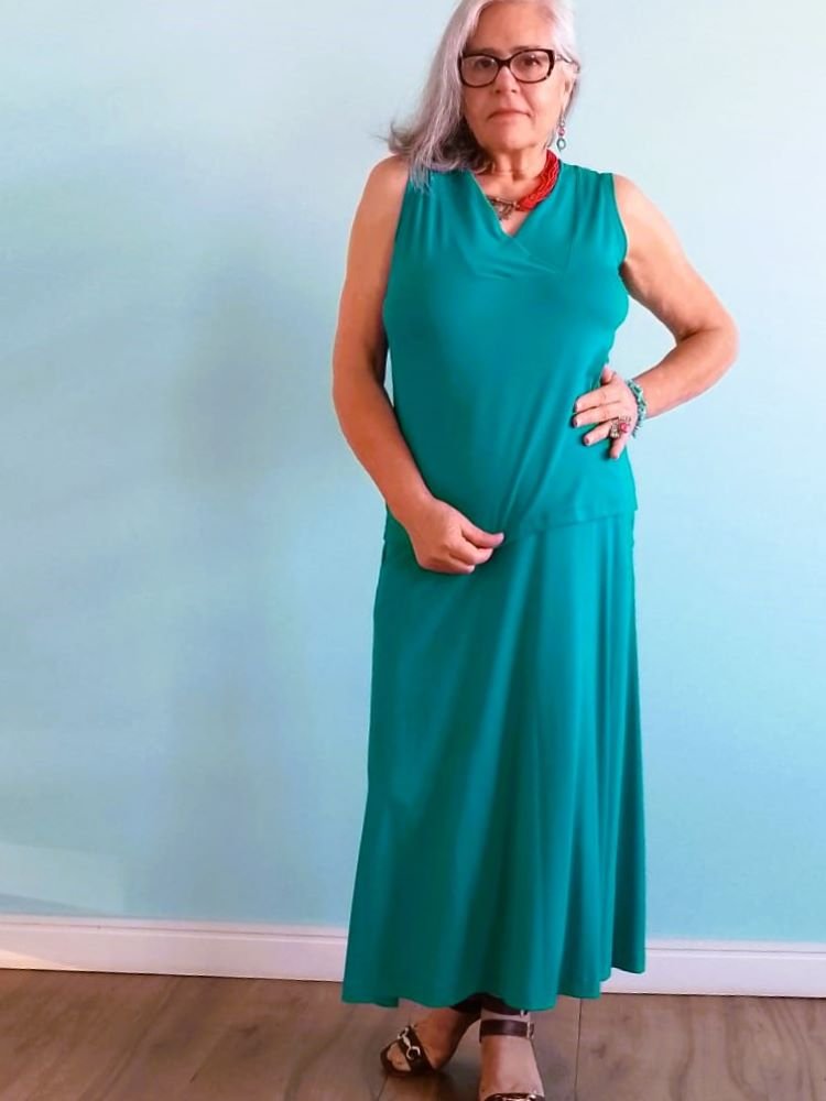 Blusa em Viscolycra Cavada e Decote V Jade