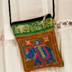 Bolsa Passaporte Bordada Elefante Verde Musgo