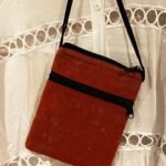 Bolsa Passaporte Patchw Bordada com Espelho Dourado Color Vermelha