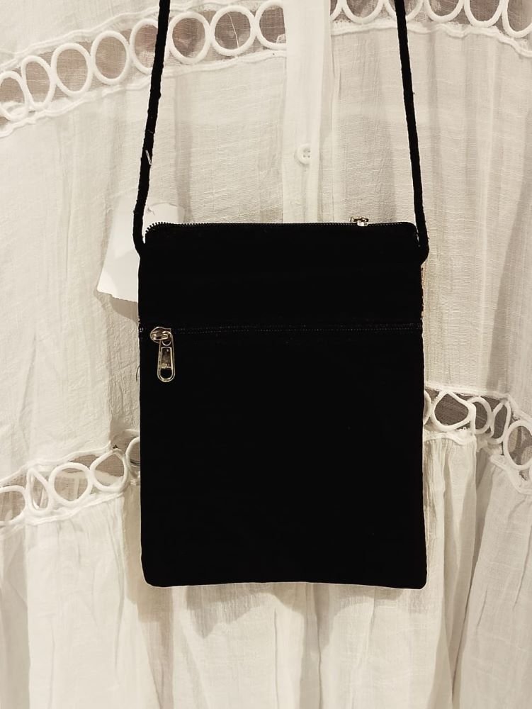 Bolsa Passaporte Bordada Elefante Marron Bolsa Passaporte Bordada Elefante Marron