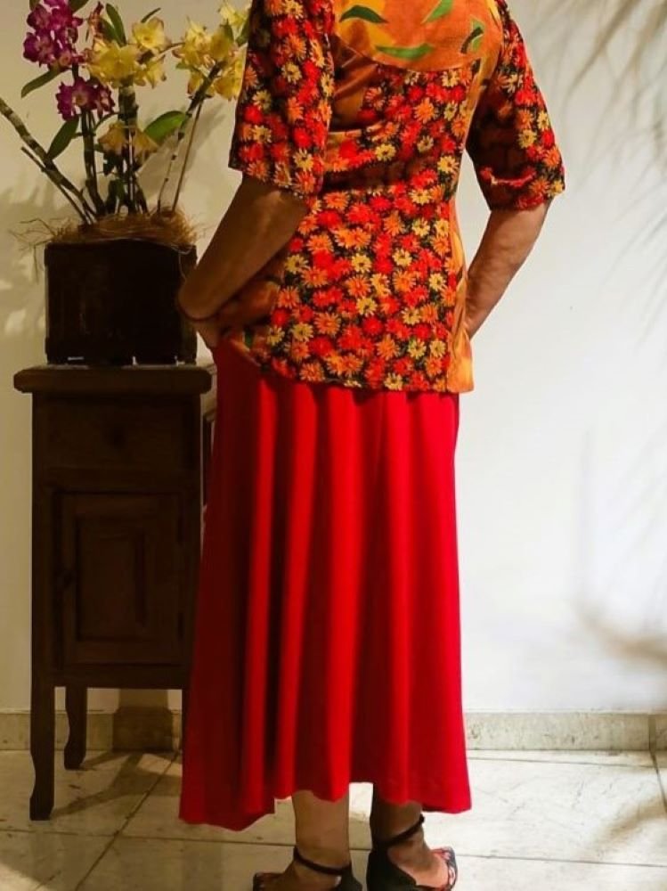 Saia Midi Godê em Viscolycra Vermelha Saia Midi Godê em Viscolycra Vermelha