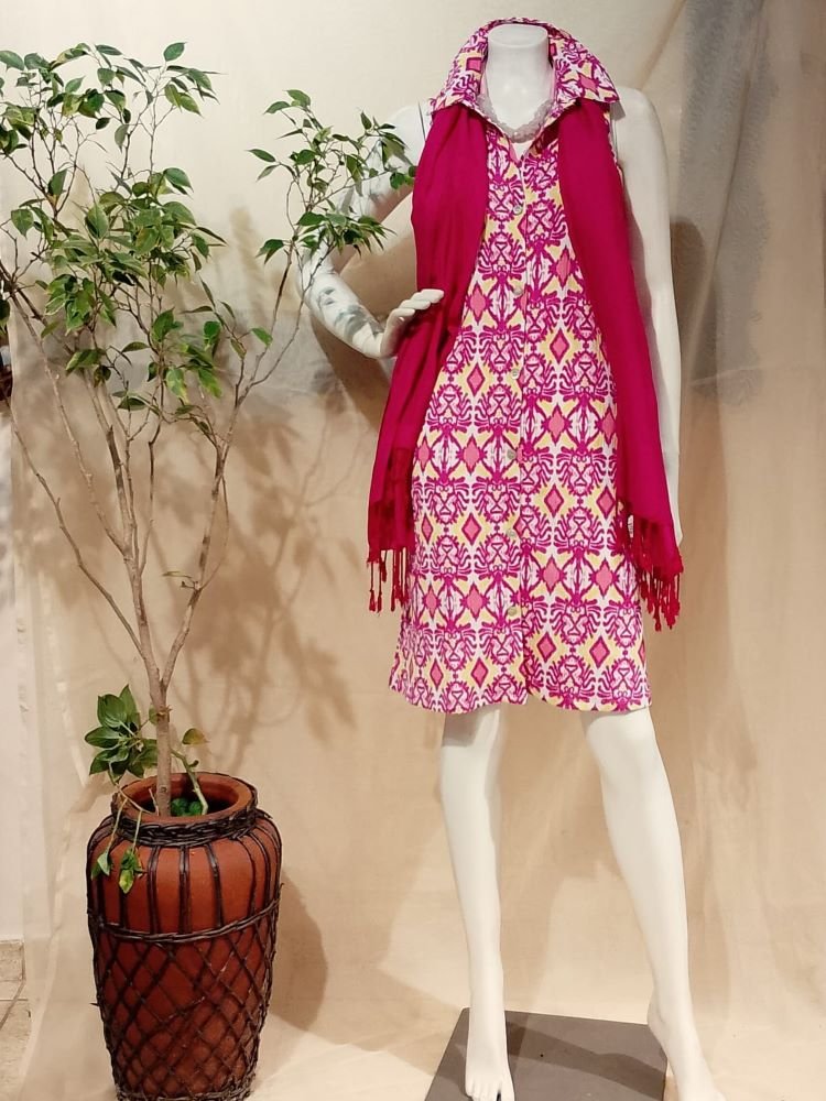 Vestido Longuete Chemisie com Spandex Estampa Ikat Pink e Amarelo