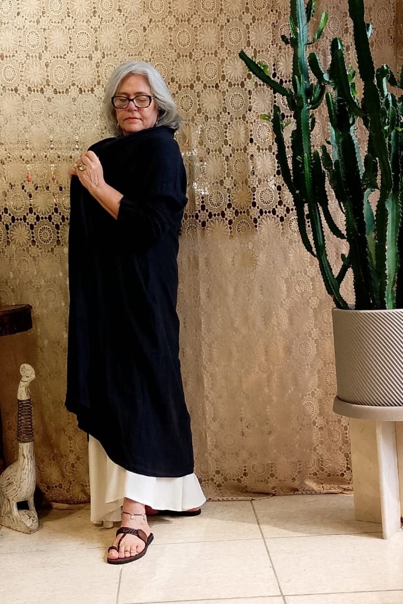 Kimono Longo em Linho Ita com Mangas Longas Preto C