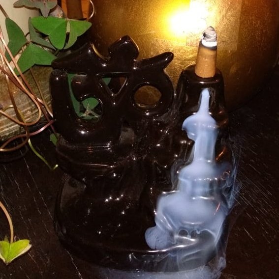 Incensário em Porcelada Cascata Preto OM