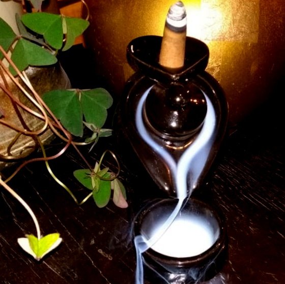 Incensário em Porcelada Cascata Preto Teapot