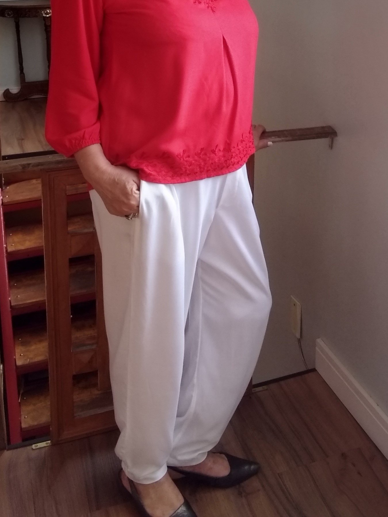 Calça em Viscose Pala Boca Fina Punho Branca G