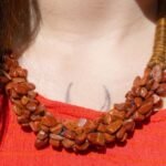 Colar em Cascalhos de Pedras do Sol