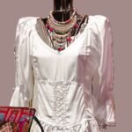 Cropped Ciganinha em Viscose e Renda com Meias Mangas Branco