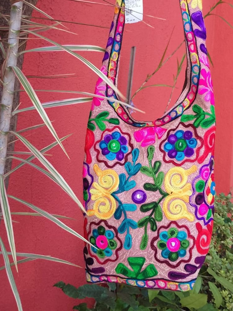 Bolsa em Tecido Estone Tipo Saco Bordado Color em Lã Rosê