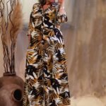 Chemisie Longa em Algodão com Colarinho e Mangas Longas Estampa Folhagens M