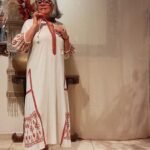 Vestido Midi em Viscose com Decote em V Meias Mangas Bordado Vinho Romã M