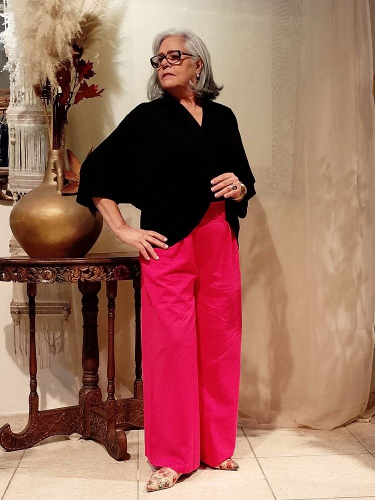 Casaqueto em Malha Premiun com Mangas Morcego e Gola Xale Preto G