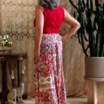 Calça Pantalona em Viscose Estampa Geométrica Cintura Alta Lastex e Faixa Vermelha e Off G