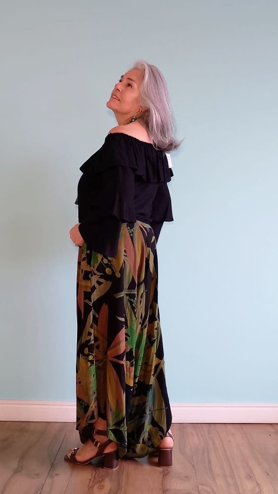 Calça Saruel em Viscose Estampa Folhagens Preto e Verde G Calça Saruel em Viscose Estampa Folhagens Preto e Verde G