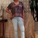 Bata Kaftan Curta em Seda Decote V Estampa Pistache e Roxo M