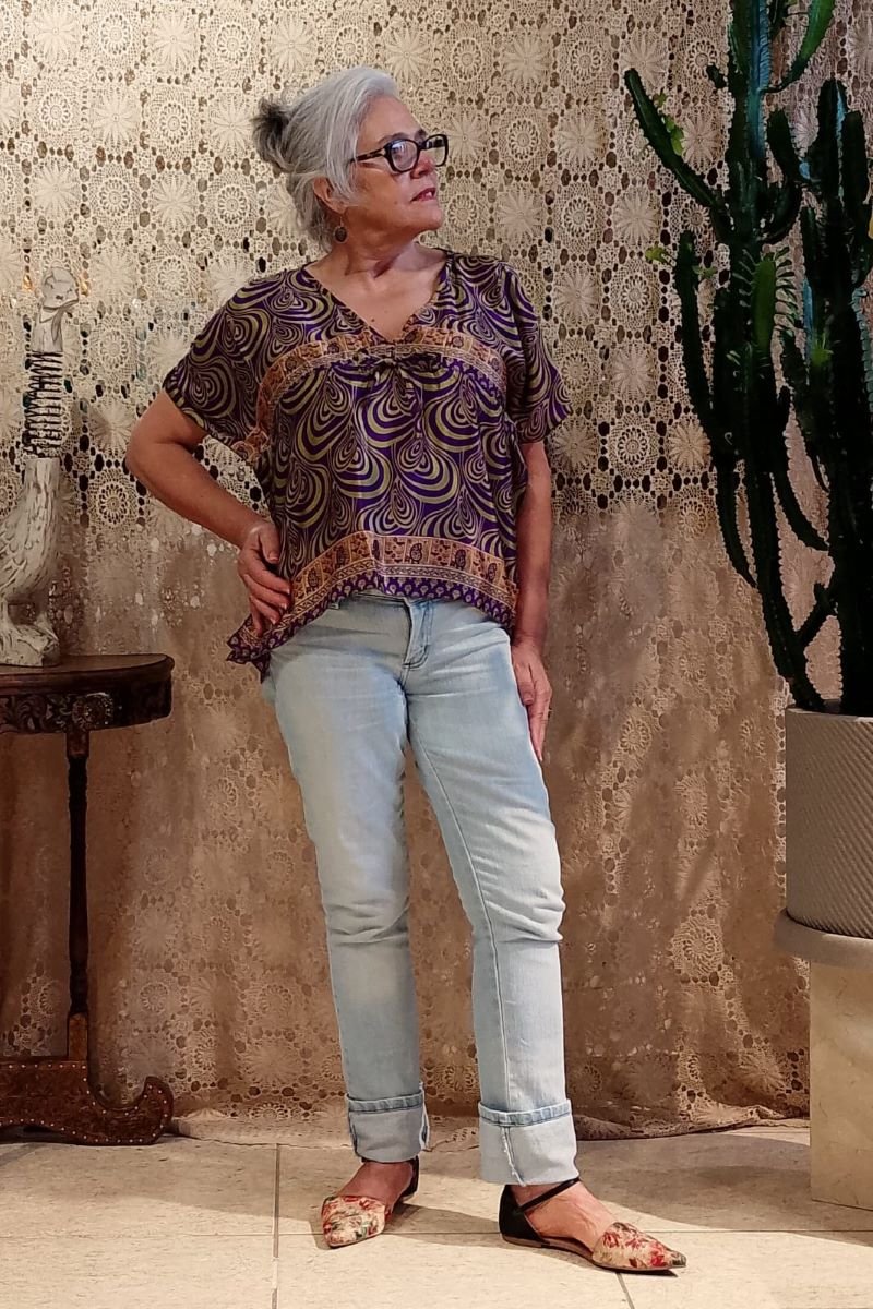 Bata Kaftan Curta em Seda Decote V Estampa Pistache e Roxo M