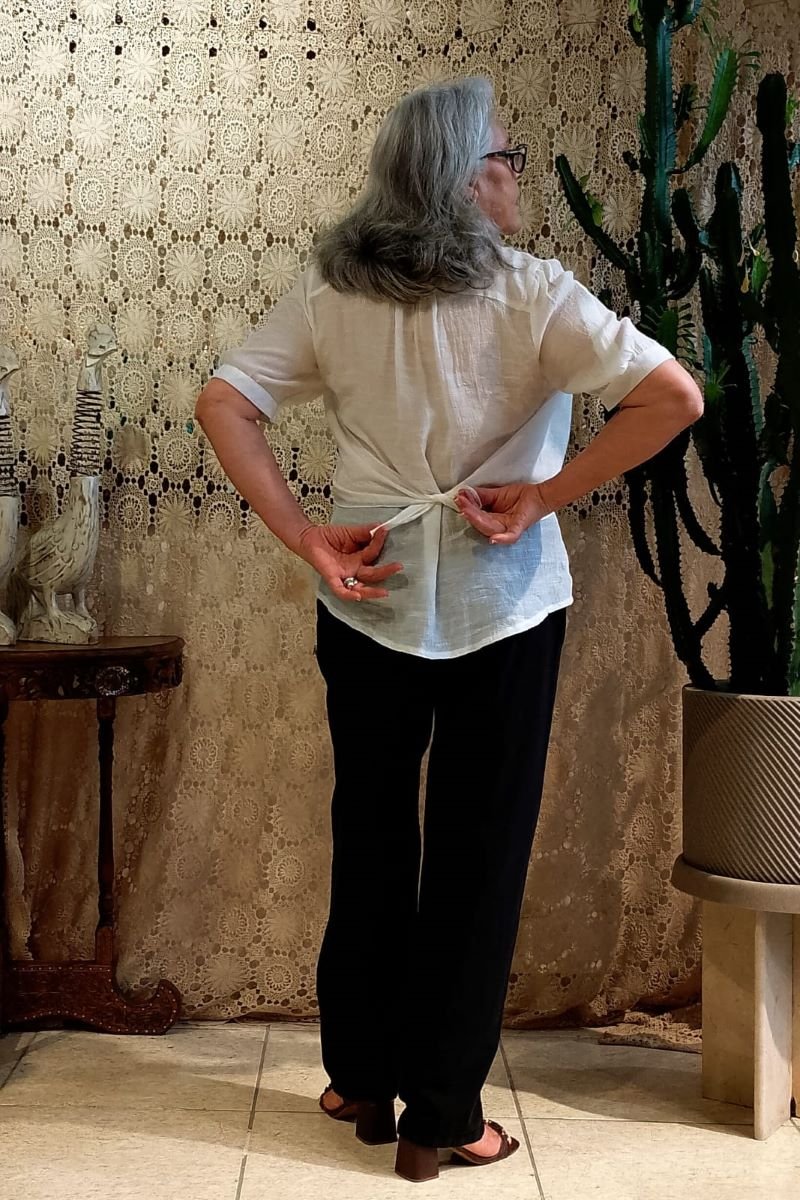 Camisa em Algodão com Meias Mangas com Sobreposição Branca G