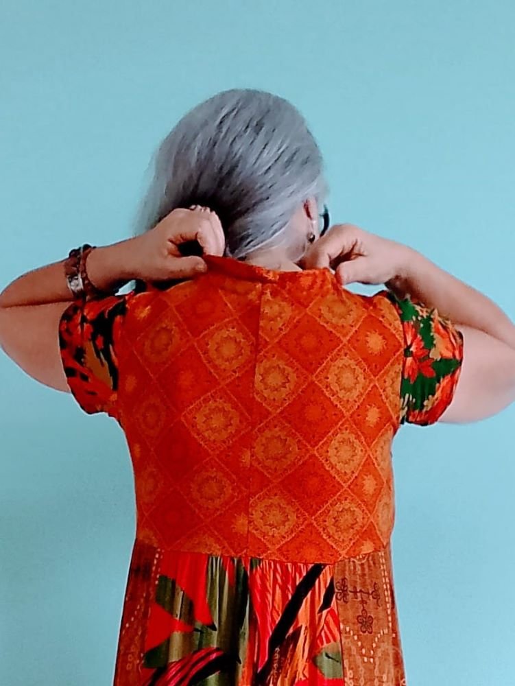 Vestido Longo em Viscose Patchwork Mangas Curtas Gola Pe Laranja Marron M