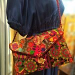 Bolsa Clutch Envelope Bordado Color