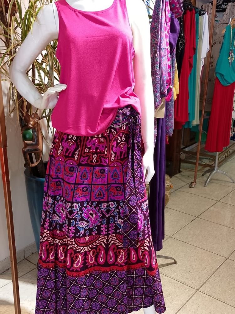 Saia Longa em Viscose Pareô Estampa Mandala Paisleys Lilás e Rosa