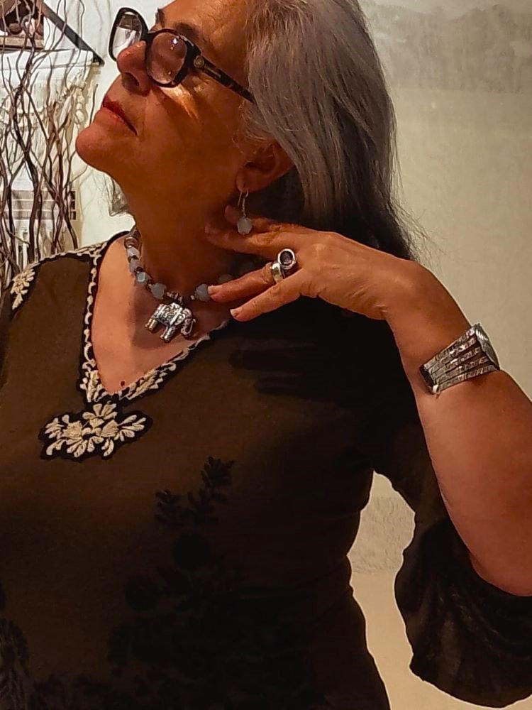 Conj Colar e Brinco Prateado Elef P.Lua