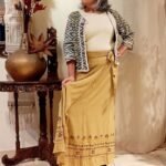 Saia Longa em Viscose Estone Pareô Bordada Caramelo