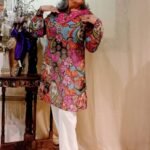 Túnica em Seda Indiana Estampada com Mangas Longas Decote Bordado Rosa PROMO NATAL 25