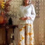 Bata em Seda Java Viez com Meias Mangas com Abertura Off White G