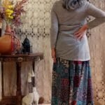 Calça Pantalona em Seda Indiana Estampada Cinza e Vermelho M