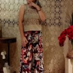 Calça Pantalona em Viscose Cintura Alta Estampada Lastex e Faixa Vinho e Salmon G