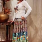 Bata em Malha com Mangas Longas Decote U Customizada Borboleta Nude M