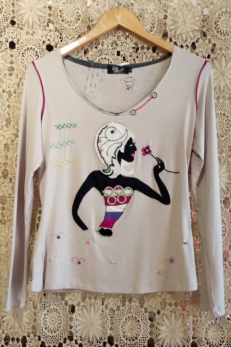 camiseta cinza customizada etnica1