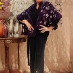 Pashmina em Lã com Babados e Estampa Flor Beringela