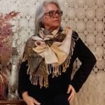Pashmina em Viscose Adamascado Barrado Off e Preto