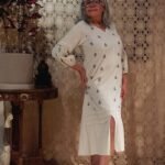 Vestido Midi em Algodão Rustico Com Mangas 7/8 e Bordados Colors Nude M