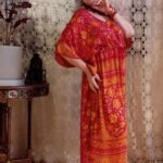 Kaftan Longa em Seda Estampada Decote V Vermelho com Amarelo Dourado