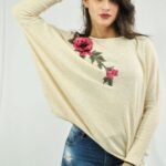 Blusa em Lã com Mangas Longas com Flor Aplicada Nude