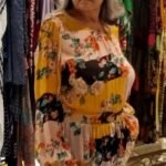 Bata em Crepe Estampado Decote Redondo Lastex e Mangas Longas Amarela G