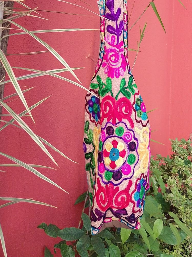 Bolsa em Tecido Estone Tipo Saco Bordado Color em Lã Rosê