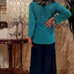 Bata em Crepe Tradicional Bordado Sombra com Mangas Longas Turquesa G