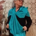 Pashmina em Lã com Pontinhos e Pompons Turquesa