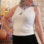 Camiseta em Malha Cavada Raglan Branca P