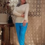 Blusa em Lã Boucle com Mangas Longas Ziper Costa Nude
