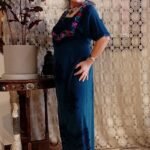 Vestido Longo em Viscose Estone com Mangas Curtas e Pala Bordada Azul G