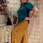 Calça Pantalona em Viscose Botões Laterais Caramelo G